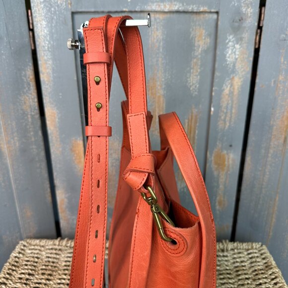 Madewell The Sydney Crossbody Bag Fresh Chili - Picture 2 of 15